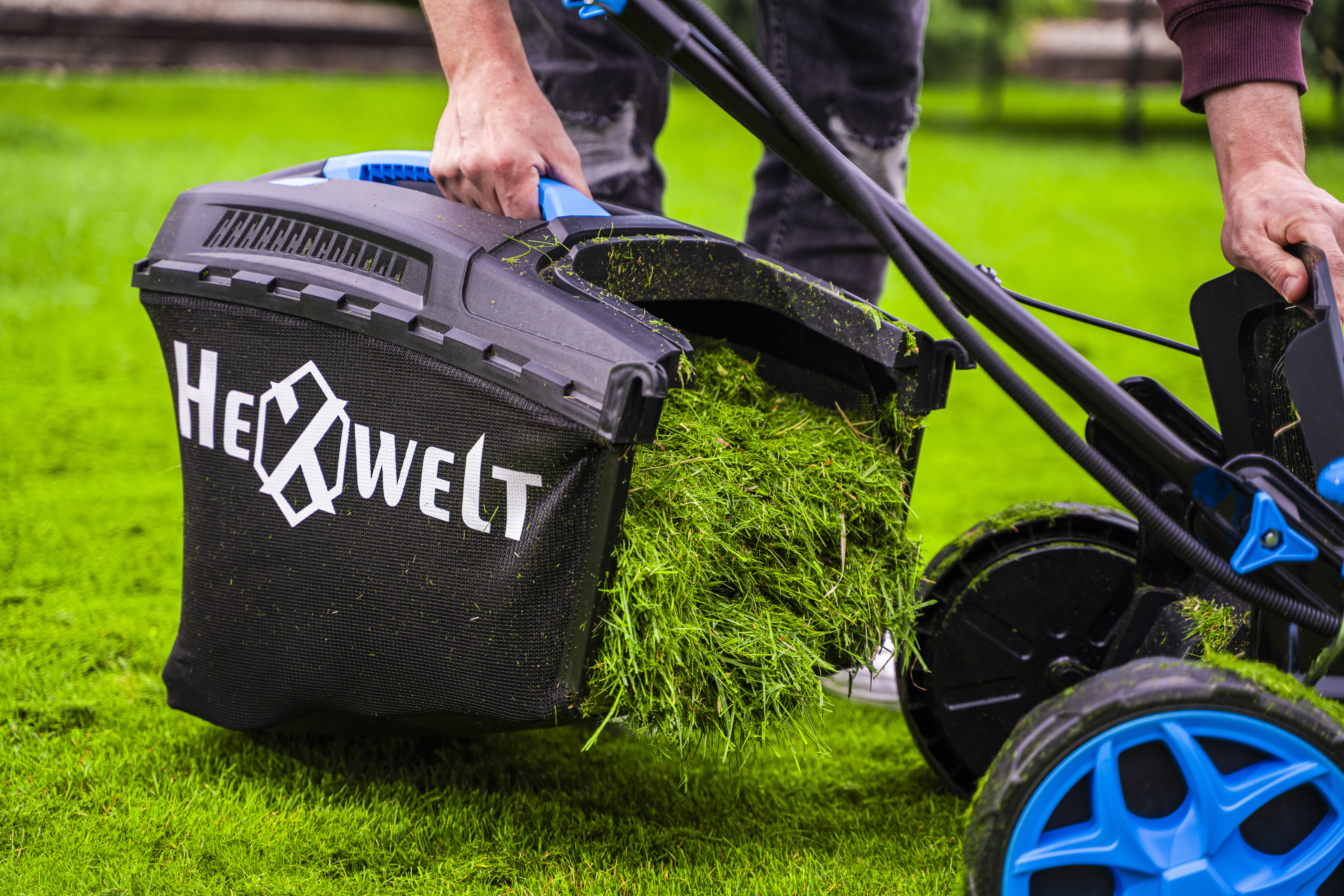 Hexwelt Rasenmäher im Einsatz