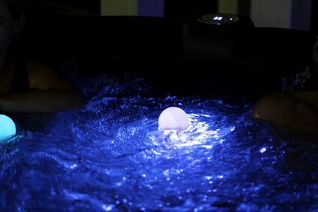 THUNDER schwimmende LED-Lampe