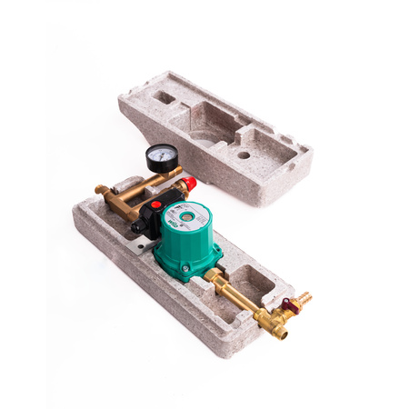 Solarset mit drei 2,5 m² Flachkollektoren, ohne Solarkabel und ohne Speicher