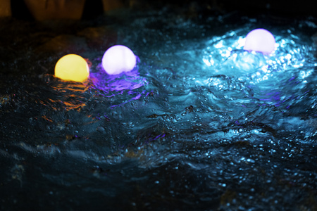 THUNDER schwimmende LED-Lampe